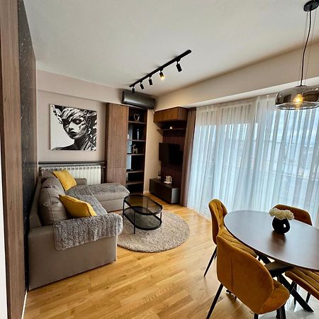 Downtown Riverside Apartments Skopje Esterno foto