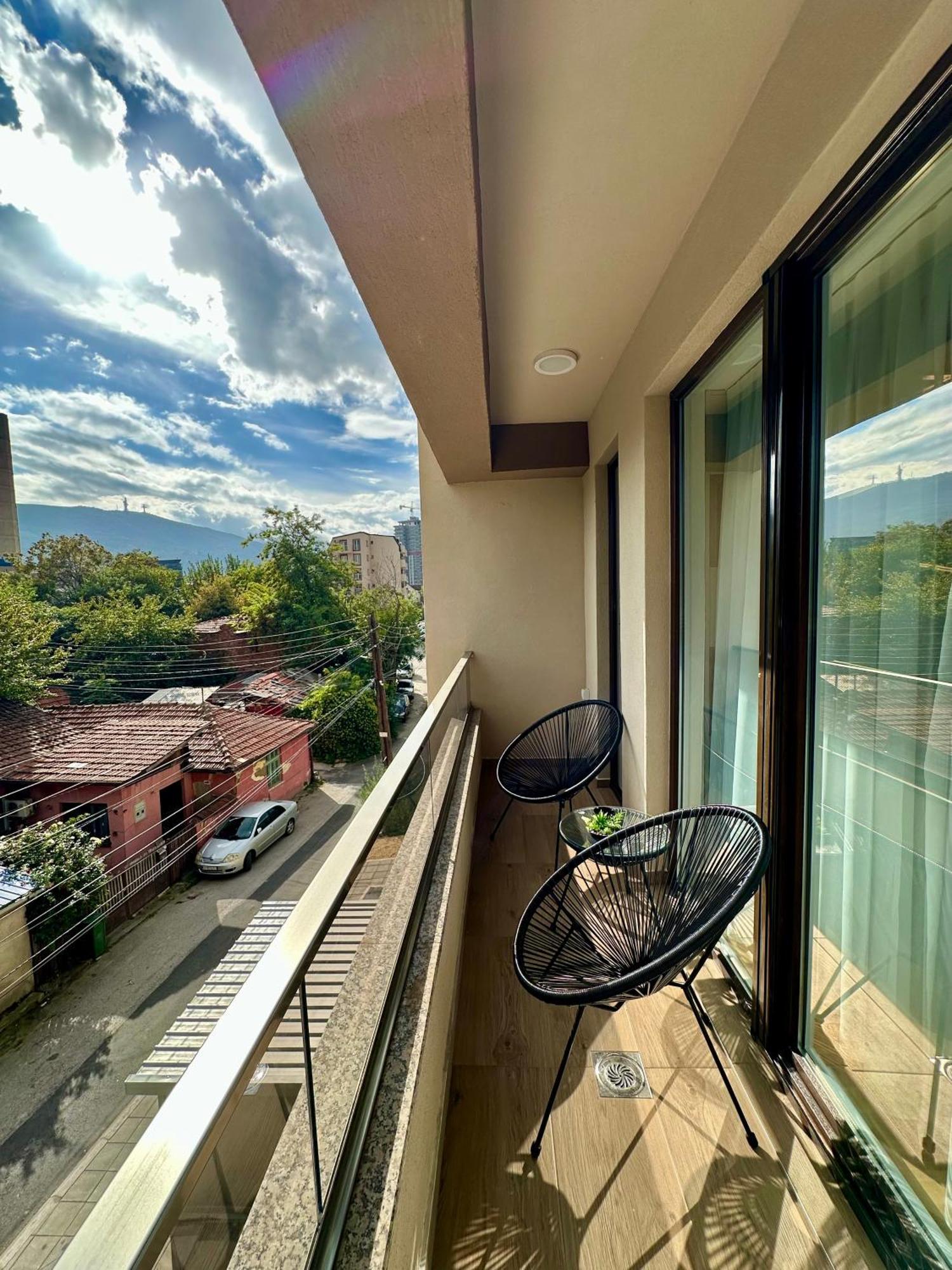 Downtown Riverside Apartments Skopje Esterno foto