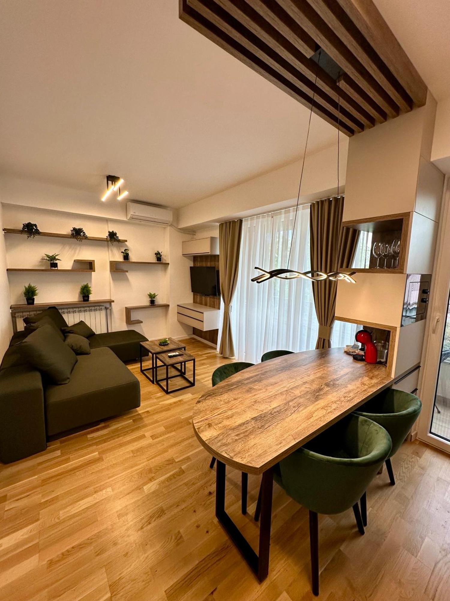 Downtown Riverside Apartments Skopje Esterno foto