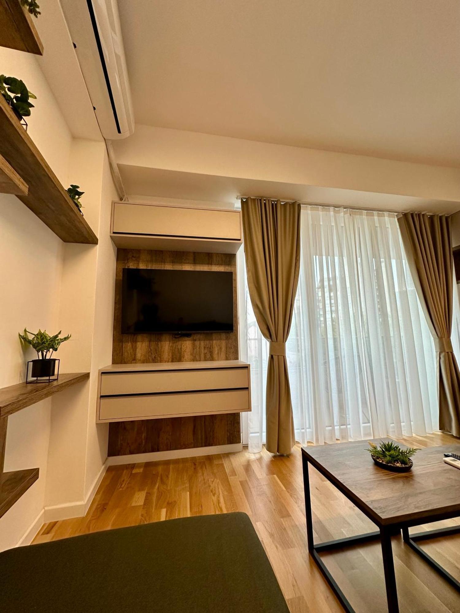 Downtown Riverside Apartments Skopje Esterno foto