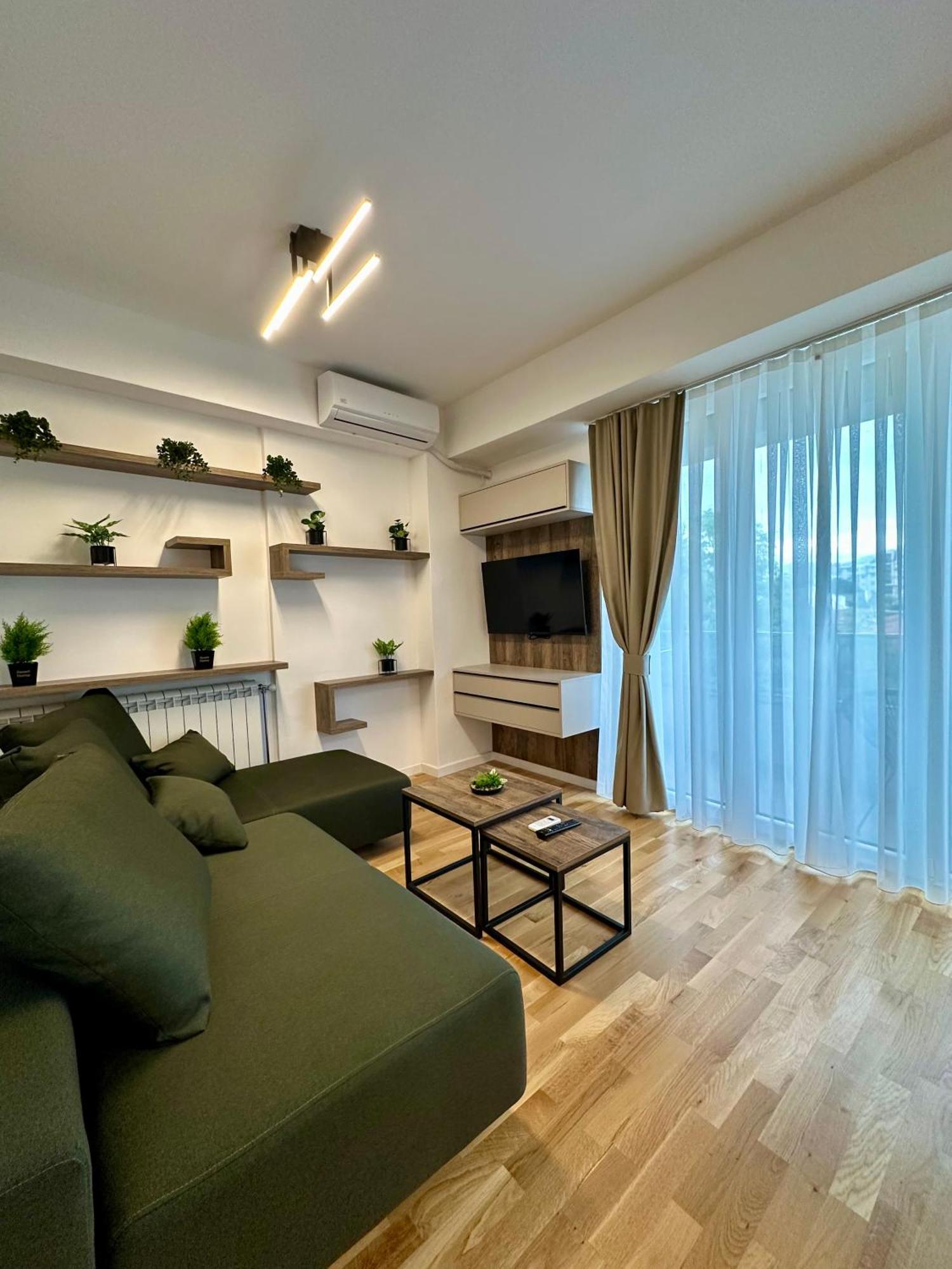 Downtown Riverside Apartments Skopje Esterno foto