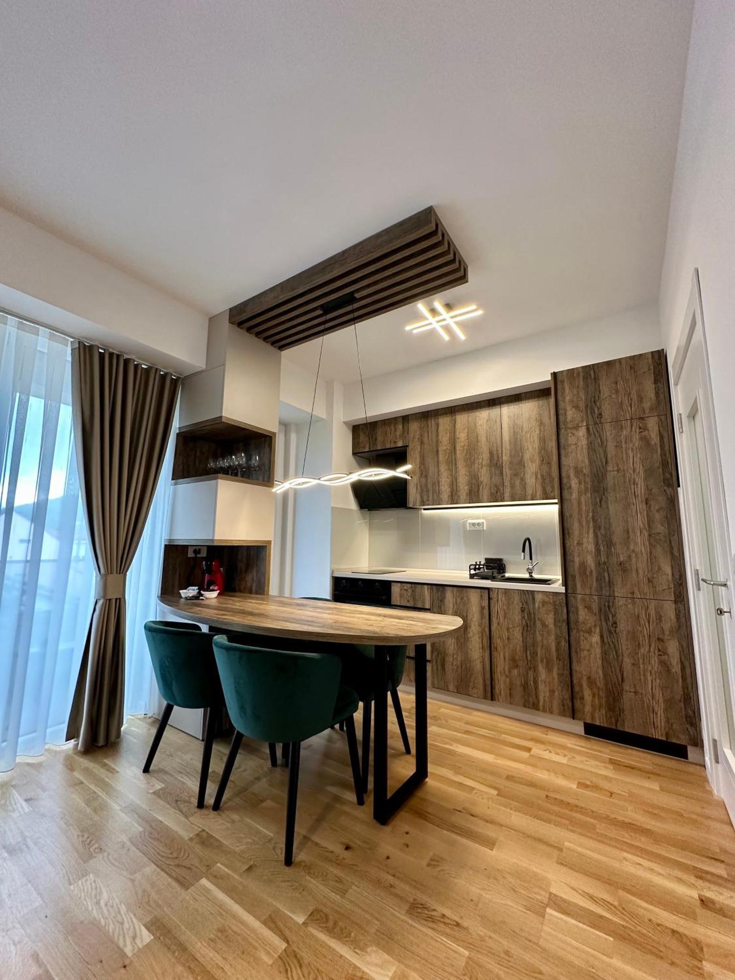 Downtown Riverside Apartments Skopje Esterno foto