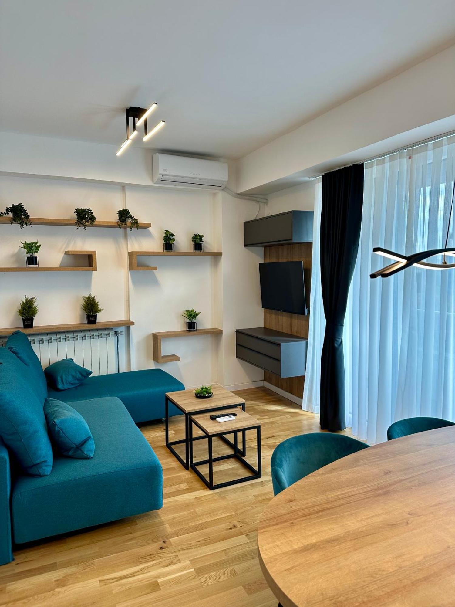 Downtown Riverside Apartments Skopje Esterno foto