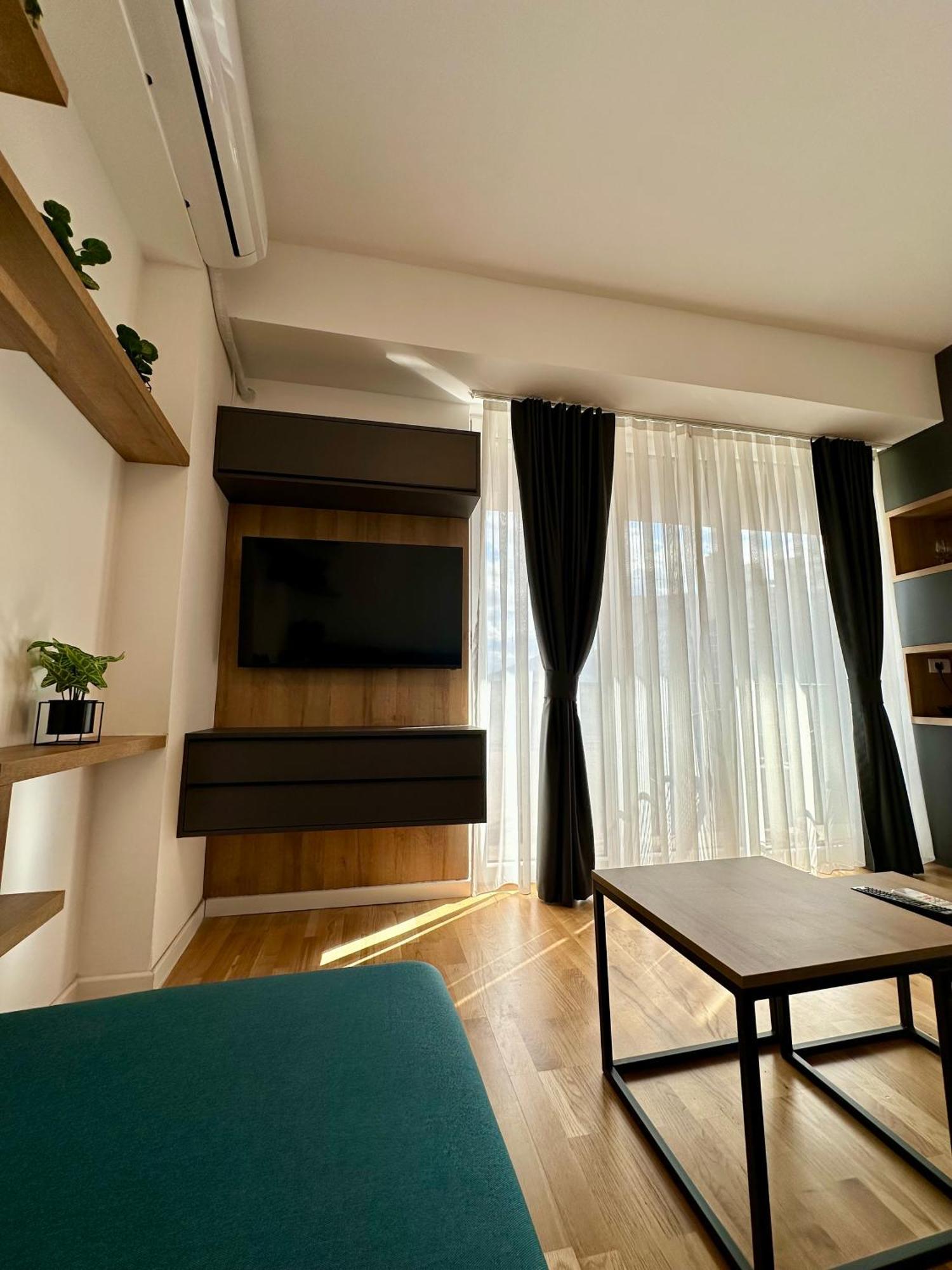 Downtown Riverside Apartments Skopje Esterno foto