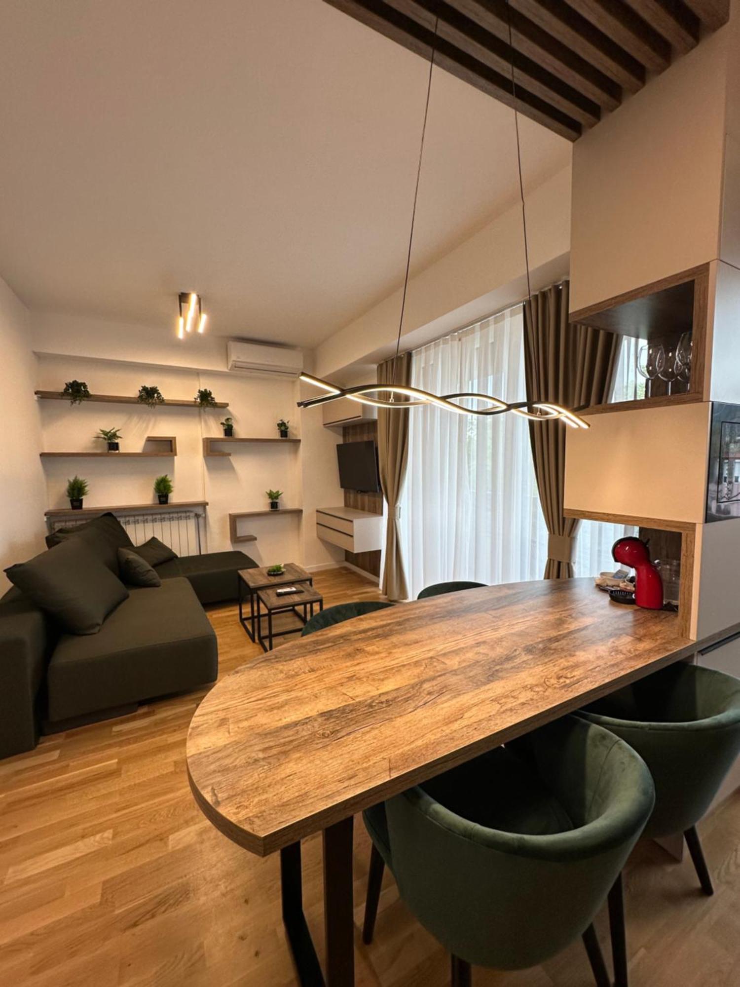 Downtown Riverside Apartments Skopje Esterno foto