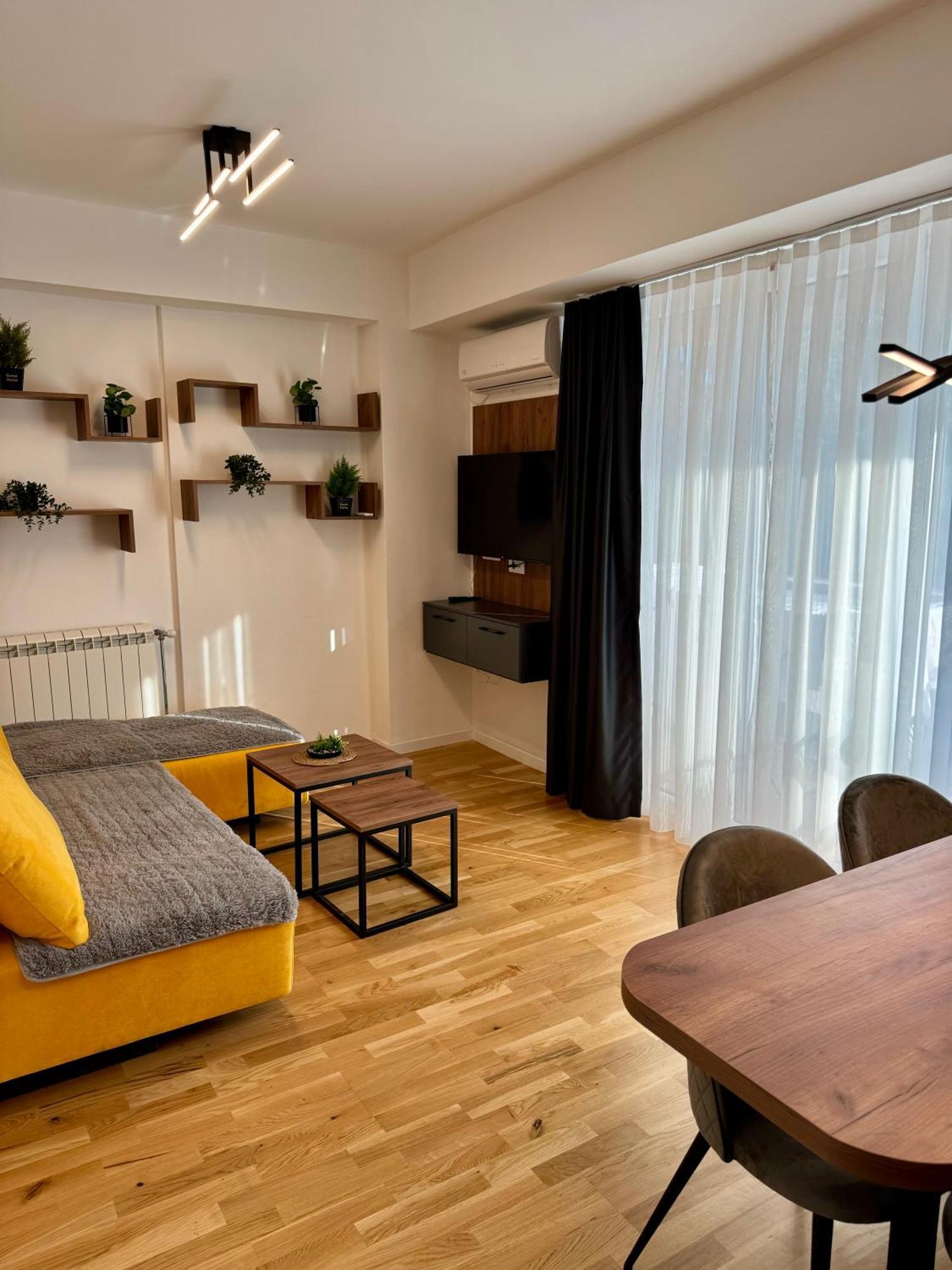 Downtown Riverside Apartments Skopje Esterno foto