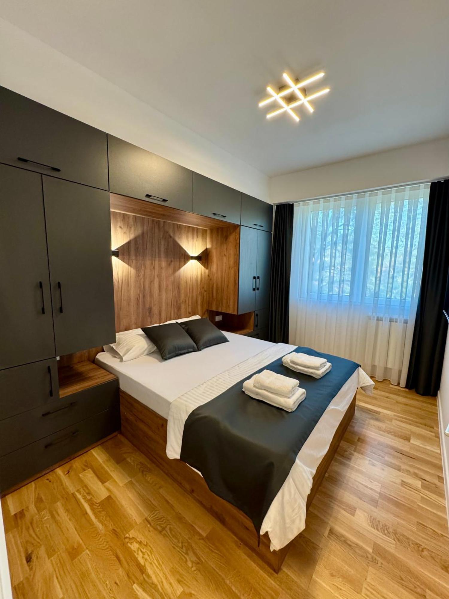 Downtown Riverside Apartments Skopje Esterno foto