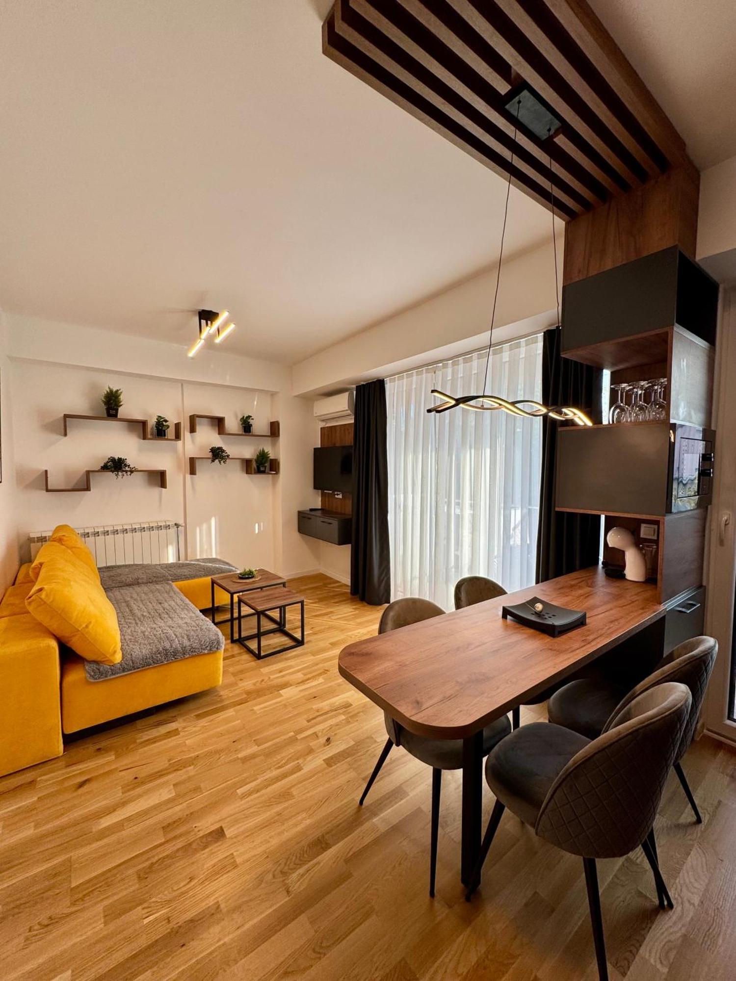 Downtown Riverside Apartments Skopje Esterno foto