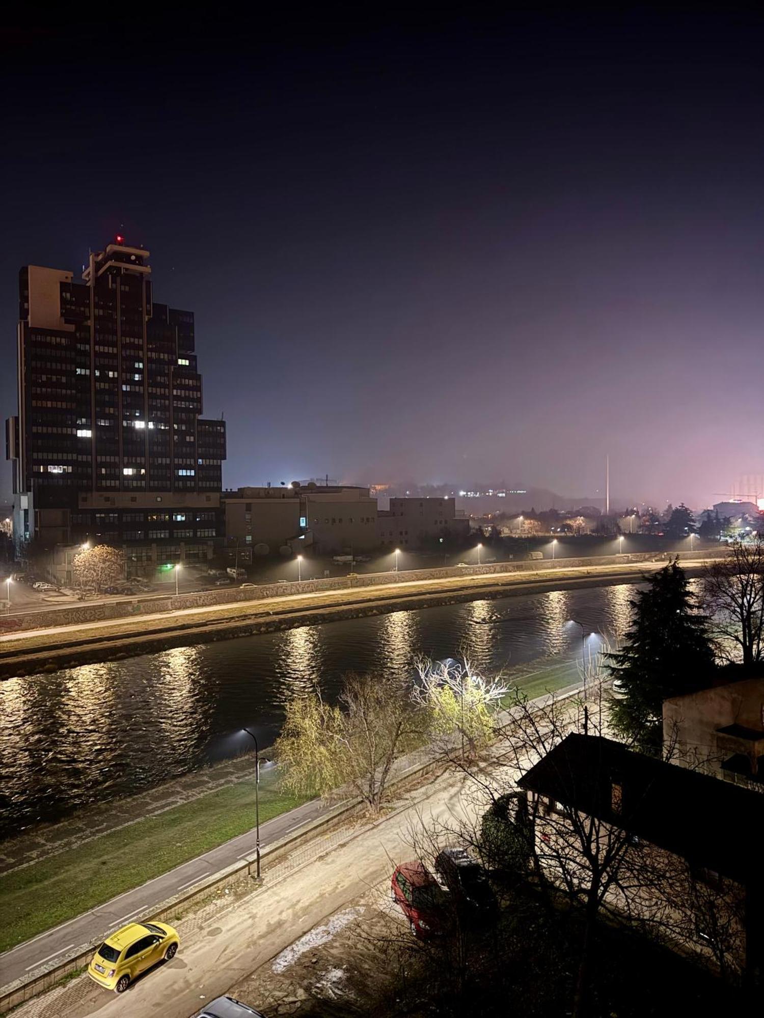 Downtown Riverside Apartments Skopje Esterno foto