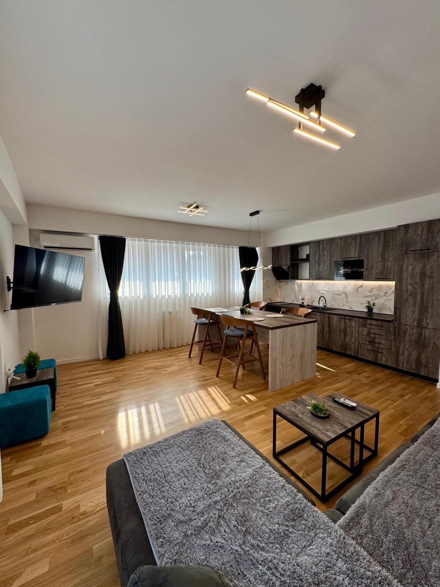 Downtown Riverside Apartments Skopje Esterno foto