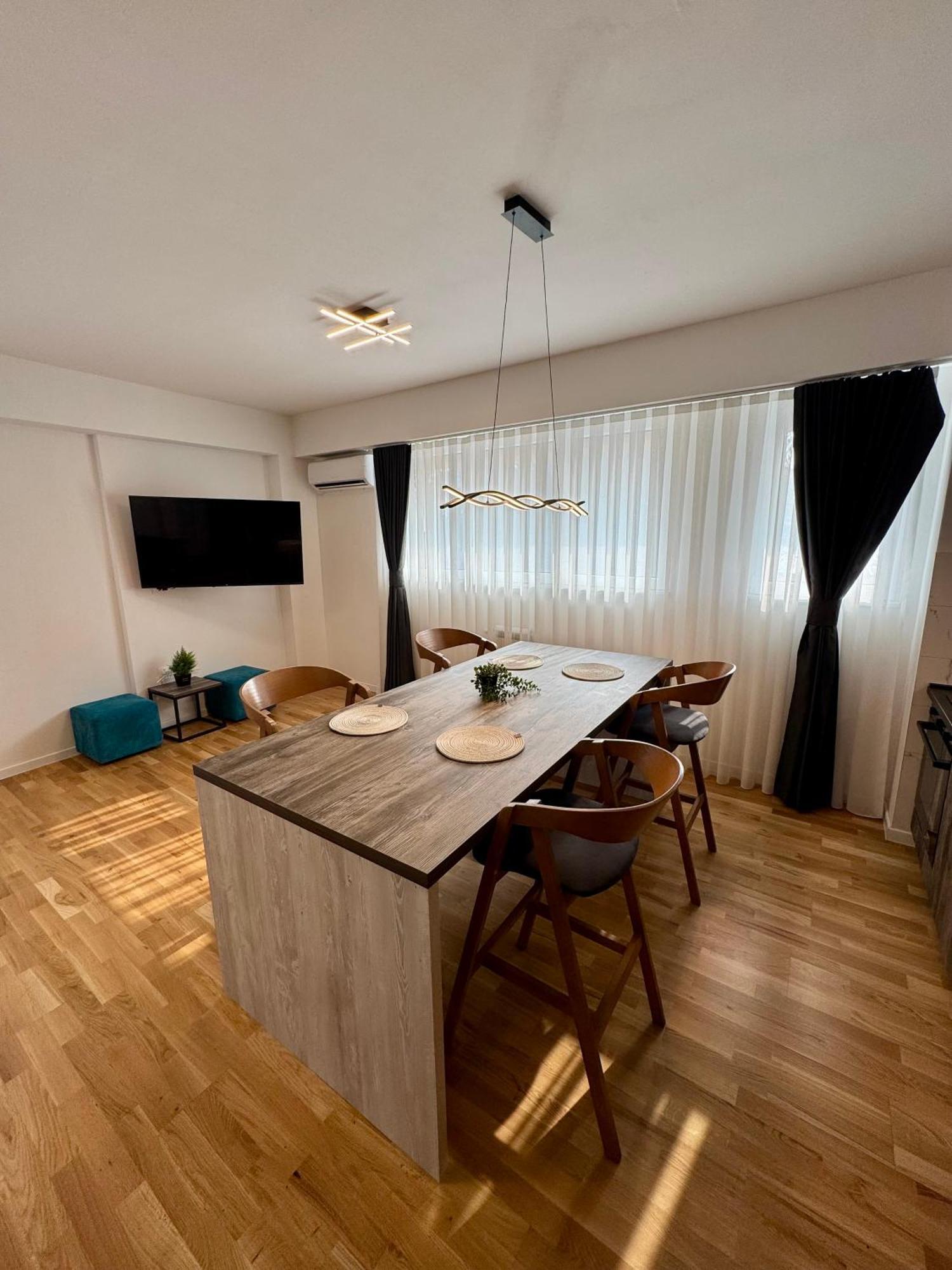 Downtown Riverside Apartments Skopje Esterno foto